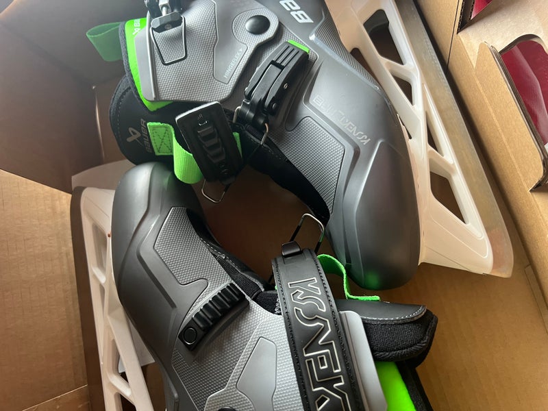New Bauer Regular Width Size 7.5 Konekt Hockey Goalie Skates