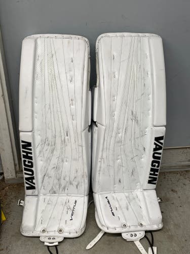 Used 31" Vaughn Ventus SLR2 Goalie Leg Pads
