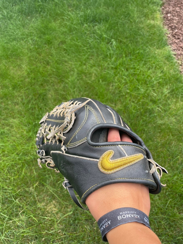 Pitcher's 12.25" Shado Elite J Baseball Glove