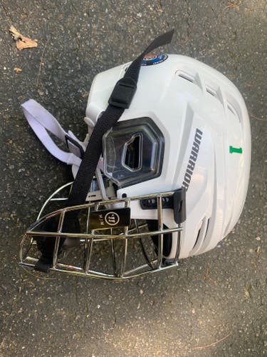 medium Warrior Alpha One Pro Box lacrosse Helmet Houlagans