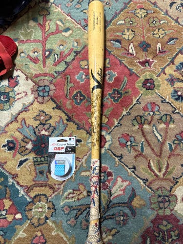 Used Birch (-3) 29.5 oz 32.5" MH17 Bat. With Free new bat grip included!