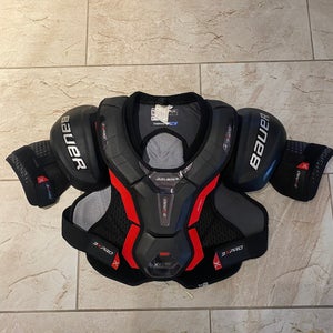 Used Medium Bauer Vapor 3X Pro Senior Shoulder Pads