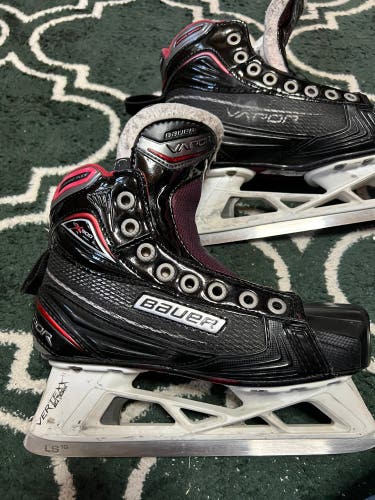 Used Bauer Regular Width Size 2.5 vapor x900 Hockey Goalie Skates