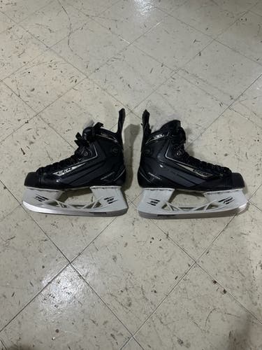 Intermediate Used CCM RibCor 42K Hockey Skates Extra Wide Width Size 6.5