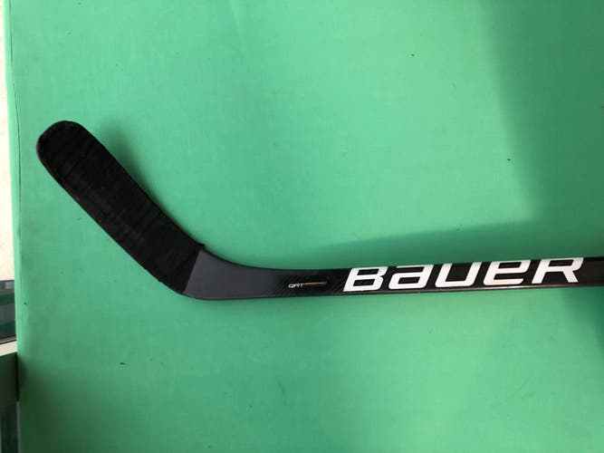 Used Junior Bauer Vapor X2.7 Right-Handed P88 Hockey Stick