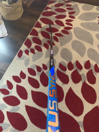 Senior Right Handed P92  Nexus Sync Hockey Stick