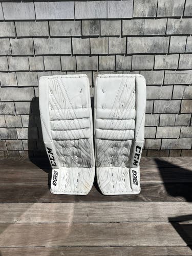 Used 32+1” CCM  Extreme Flex 4 Goalie Leg Pads w/ ProLaces