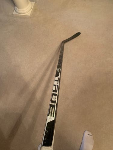Senior Right Handed P29 Pro Stock Catalyst 9X Hockey Stick