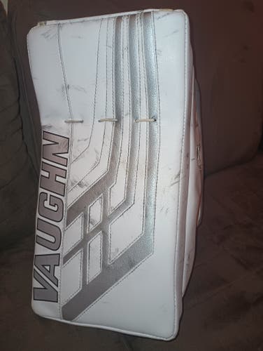 Like new Vaughn Sr. VE8 Pro Carbon