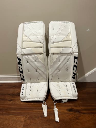 CCM 34+1 EFlex 5.5 Goalie Leg Pads