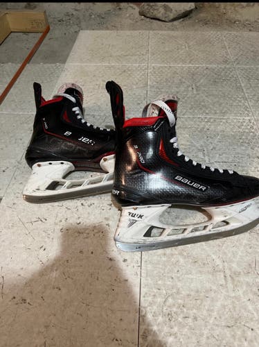 Used Bauer Regular Width  Size 10 Vapor 3X Pro Hockey Skates
