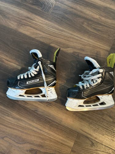 Used Bauer Regular Width Size 3 Supreme S160 Hockey Skates