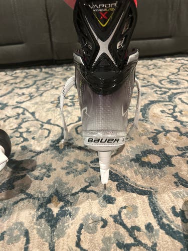 Brand new Bauer vapor hyperlite skates 8.5 fit 1