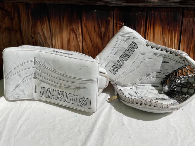 Vaughn V6 2200 Pro Glove & Blocker Set - All white