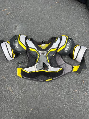 Bauer Supreme Shoulder pads