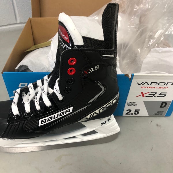 NEW Bauer Vapor X3.5 Junior size 2.5 skates