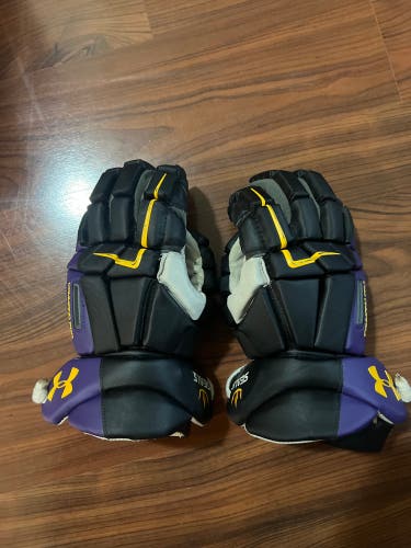 NLL San Diego Seals Mark Glicini Game Used Under Armour Command Pro Gloves