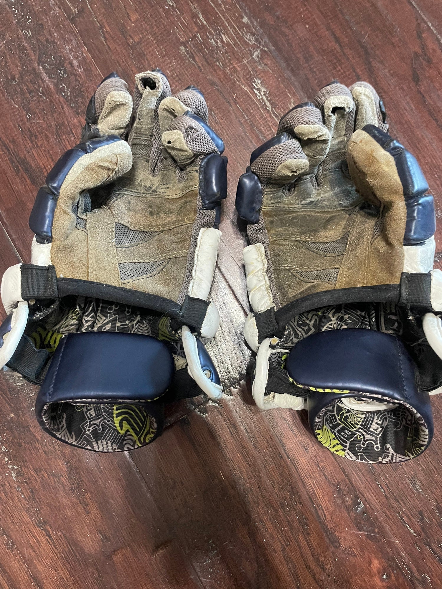 Brine Lacrosse Gloves