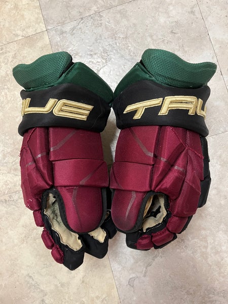 ARIZONA COYOTES Josh Brown 15-inch TRUE gloves (2022-23 season) SidelineSwap