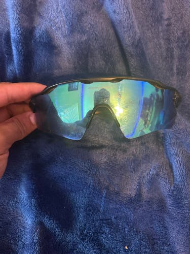 Used Medium Oakley Radar EV Sunglasses