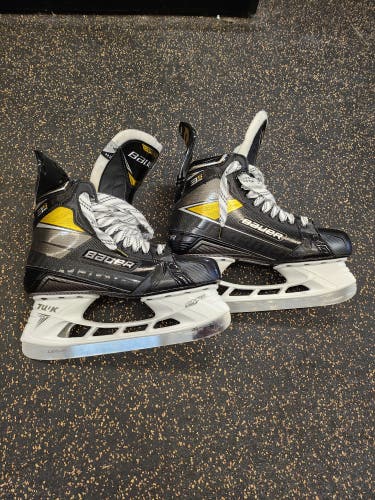 Senior Used Bauer Supreme 3S Pro Hockey Skates Regular Width Size 9