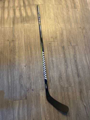 Intermediate Left Hand W03  Alpha QX3 Hockey Stick
