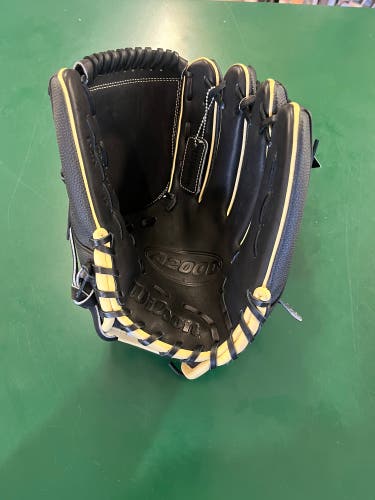 New Wilson A2000 Super Skin Right Hand Throw 12” Baseball Glove
