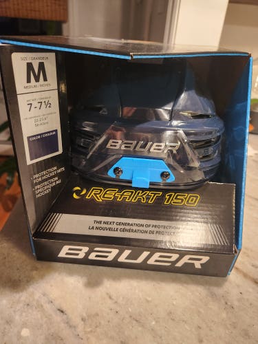 New Medium Bauer Re-Akt 150 Helmet