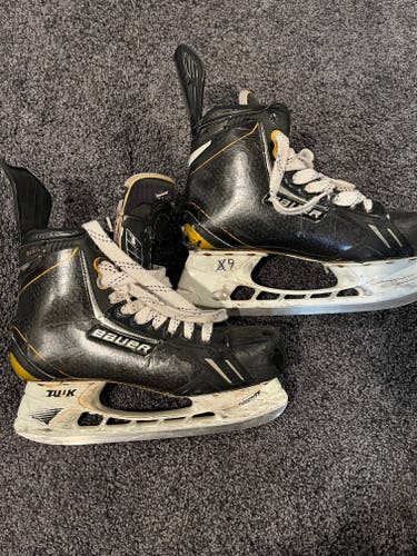 Senior Used Bauer Supreme TotalOne NXG Hockey Skates Regular Width Size 10