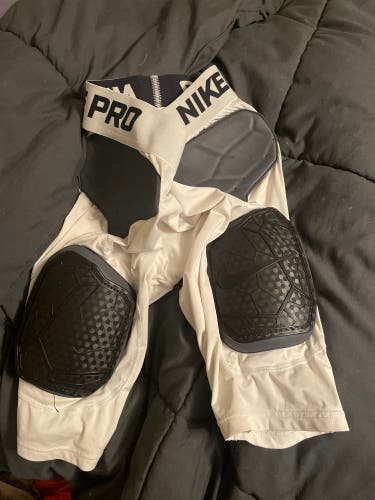 Adult Medium Nike nike pro combat