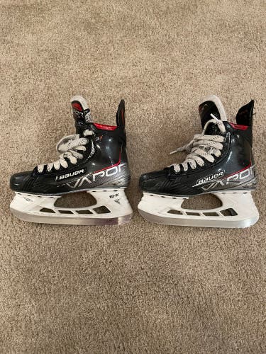 Used Bauer Regular Width Size 5.5 Vapor 3X Hockey Skates