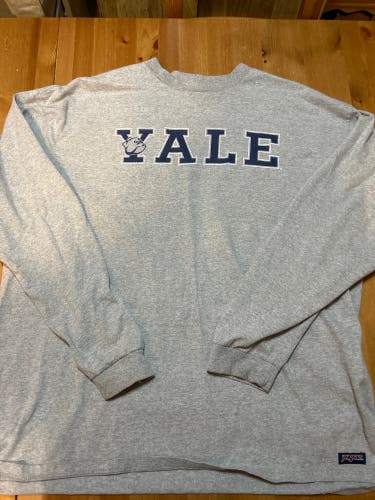 Yale xl sweet shirt