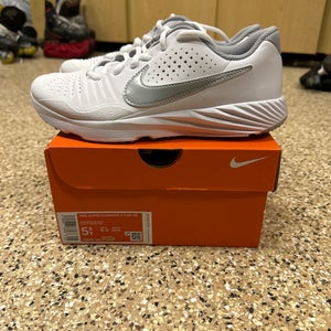 BRAND NEW in box!! Youth Nike Alpha Huarache 3 Turf, white, size 5.5Y
