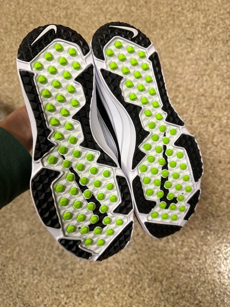 BRAND NEW in box!! Youth Nike Alpha Huarache 3 Turf, black, size 5Y