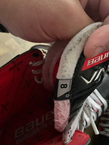 Used Bauer Regular Width Size 8 Vapor X3.7 Hockey Skates