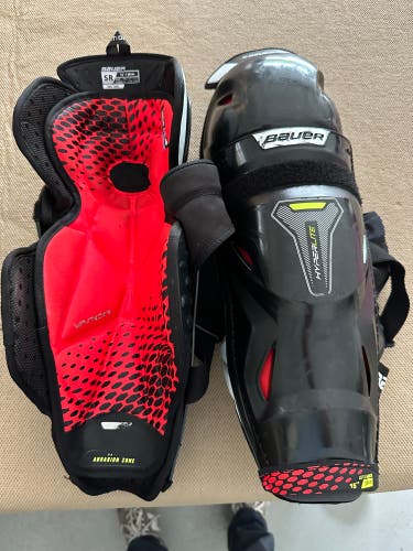 Used Bauer Vapor Hyperlite Shin Pads Size 15