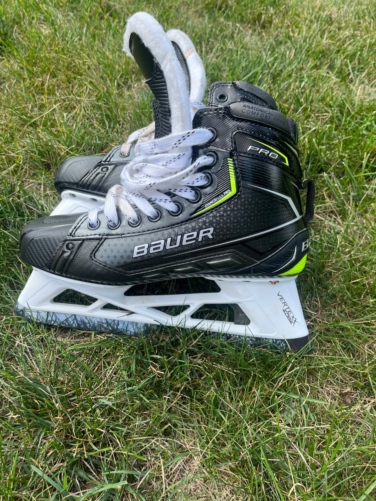 New Bauer Regular Width Pro Stock Size 8 Pro Hockey Goalie Skates