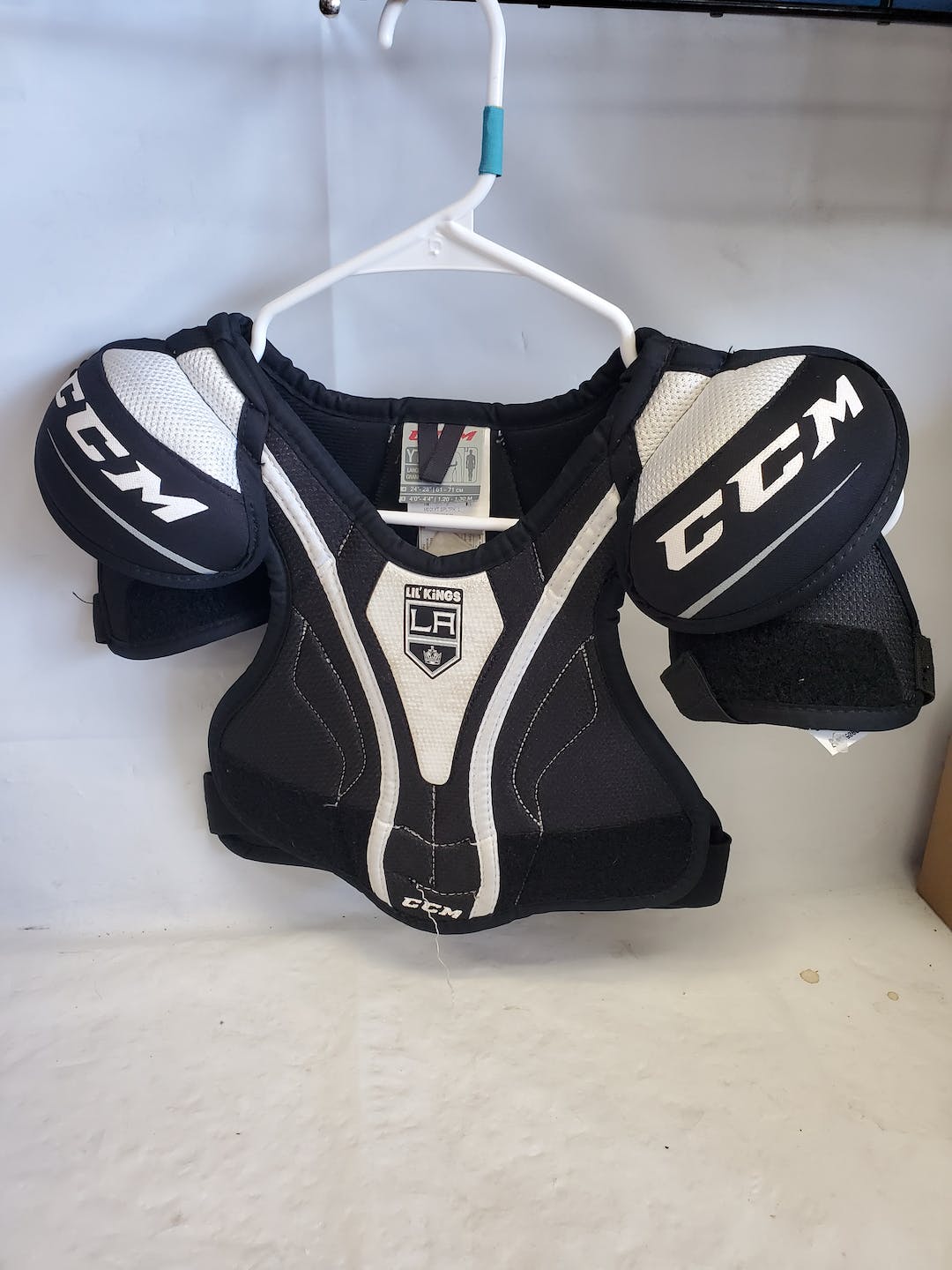 Used CCM LIL KINGS LA LG Hockey Shoulder Pads Hockey Shoulder Pads