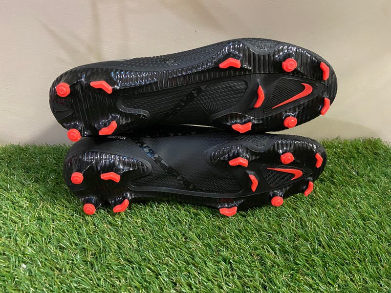 SOLD* Nike Phantom GT2 Pro DF FG Soccer Cleats Black/Grey  display picture 3