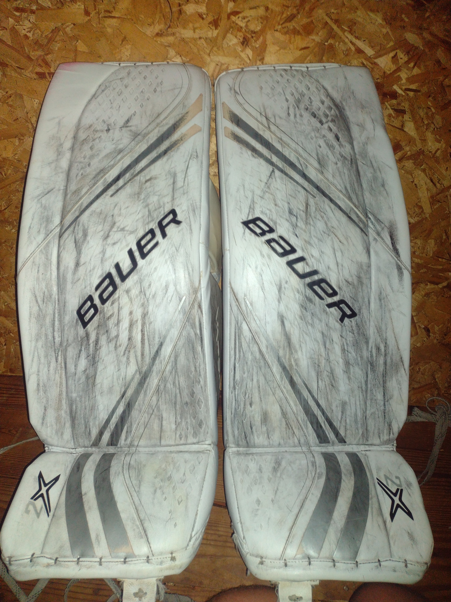 Used Large Bauer Vapor 2X Goalie Leg Pads