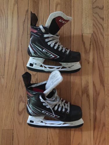 Used CCM JetSpeed Vibe Hockey Skates Regular Width Size 5