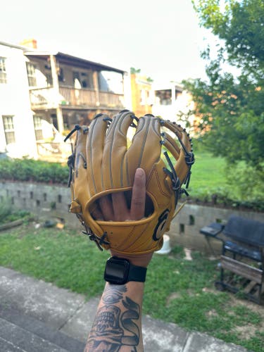 RHT Asics Gold Stage Glove 11.5”