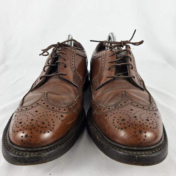 Vintage Florsheim Royal Imperial Men display picture 1