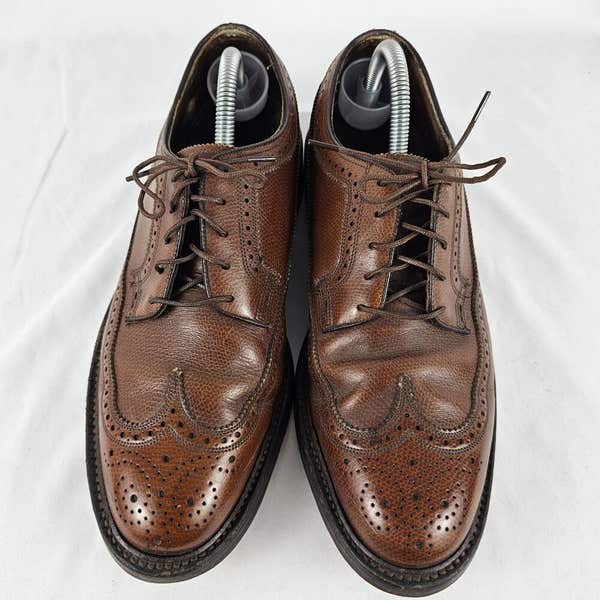 Vintage Florsheim Royal Imperial Men display picture 3