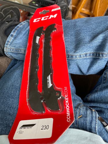 CCM SB Black runners size 230