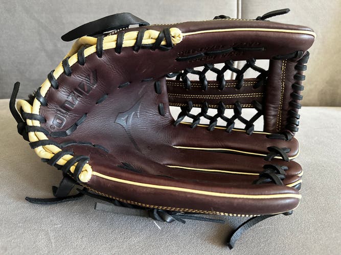 New 2023 Right Hand Throw Marucci Outfield GMVP Baseball Glove 12.75"