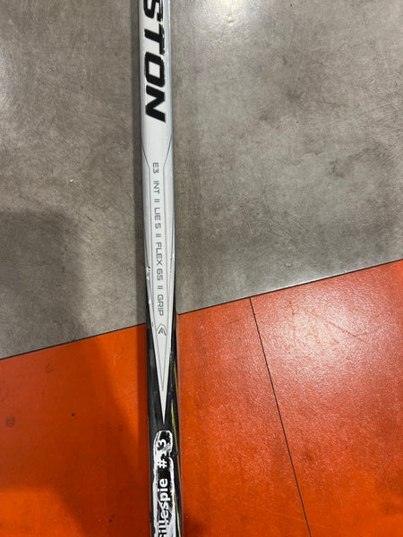 Easton Stealth CX Right Handed Intermediate Hockey Stick 60 Flex