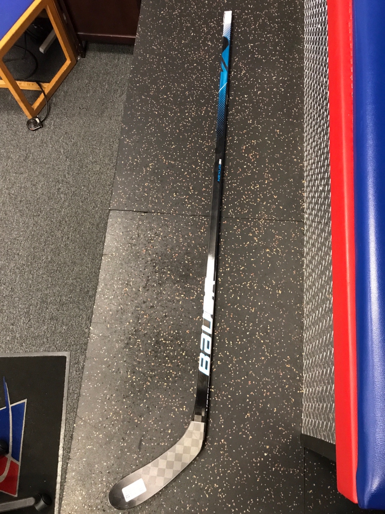 Senior New Right Handed Bauer Nexus 3N Pro Hockey Stick P28 / 70 Flex Lie 5
