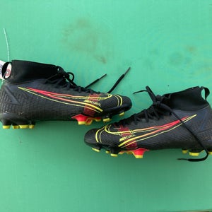 Men's 6.0 (W 7.0) Molded Nike Mercurial Superfly Soccer Cleats