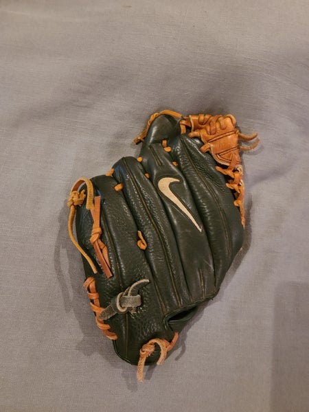 Used Nike Right Hand Throw Infield Diamond Ready Baseball Glove 11.5"